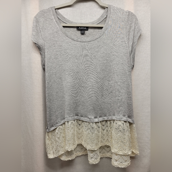 A. Byer Size Medium grey tee with Lace Detailing - Picture 1 of 5